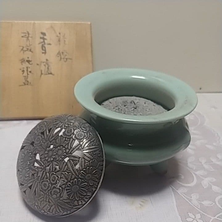 蘇山　袴腰香炉 香炉 青磁　純銀蓋　共箱あり　古美術　骨董品