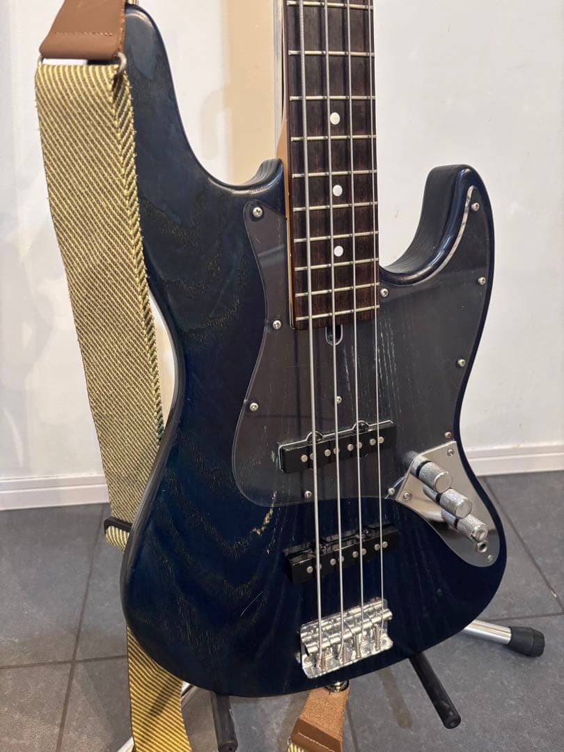 Bacchus Wl-003 濃青ジャズベタイプ　バッカス　４弦ベース木目癖強