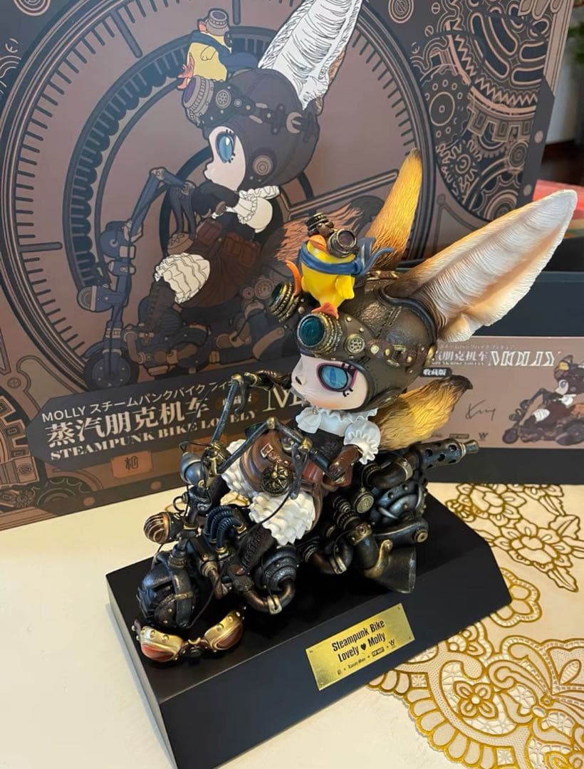 デザイナーズトイ 末那末匠 ポップマート  Molly フィギュア A