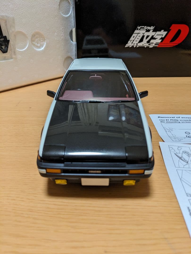 オートアート1/18　トヨタ スプリンター トレノ 頭文字D(AE86)