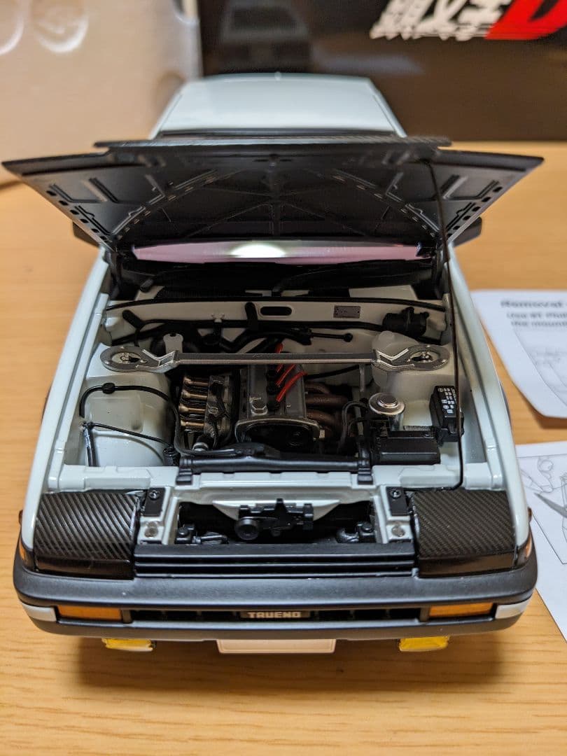 オートアート1/18　トヨタ スプリンター トレノ 頭文字D(AE86)