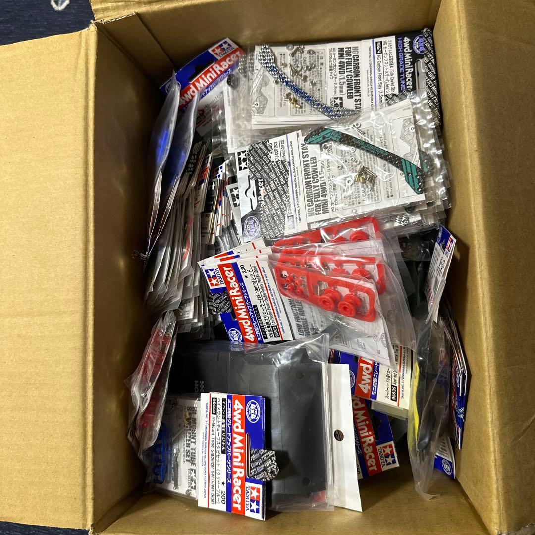 ミニ四駆パーツまとめ売り純正赤ローラ多数! (ローラー未使用)12日まで!