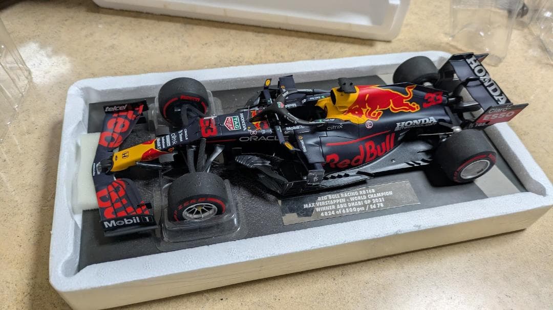 フェルスタッペン別注 RB16B アブダビGP 1/18