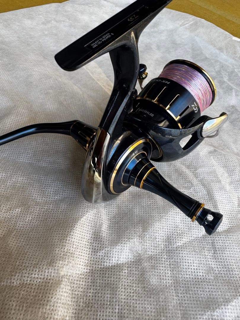 ※訳アリ　23ソルティガ4000XH +ゴメクサスリールスタンド