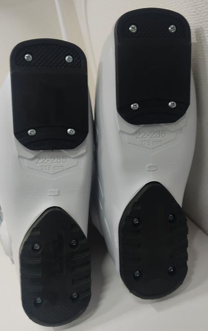 ROSSIGNOL スキー靴 ホワイト 4バックル 新品同様 22-23.5cm