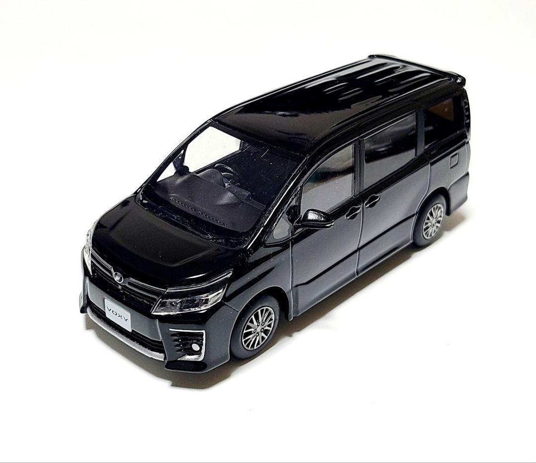 トヨタ 80系 ヴォクシーZS カラーサンプル