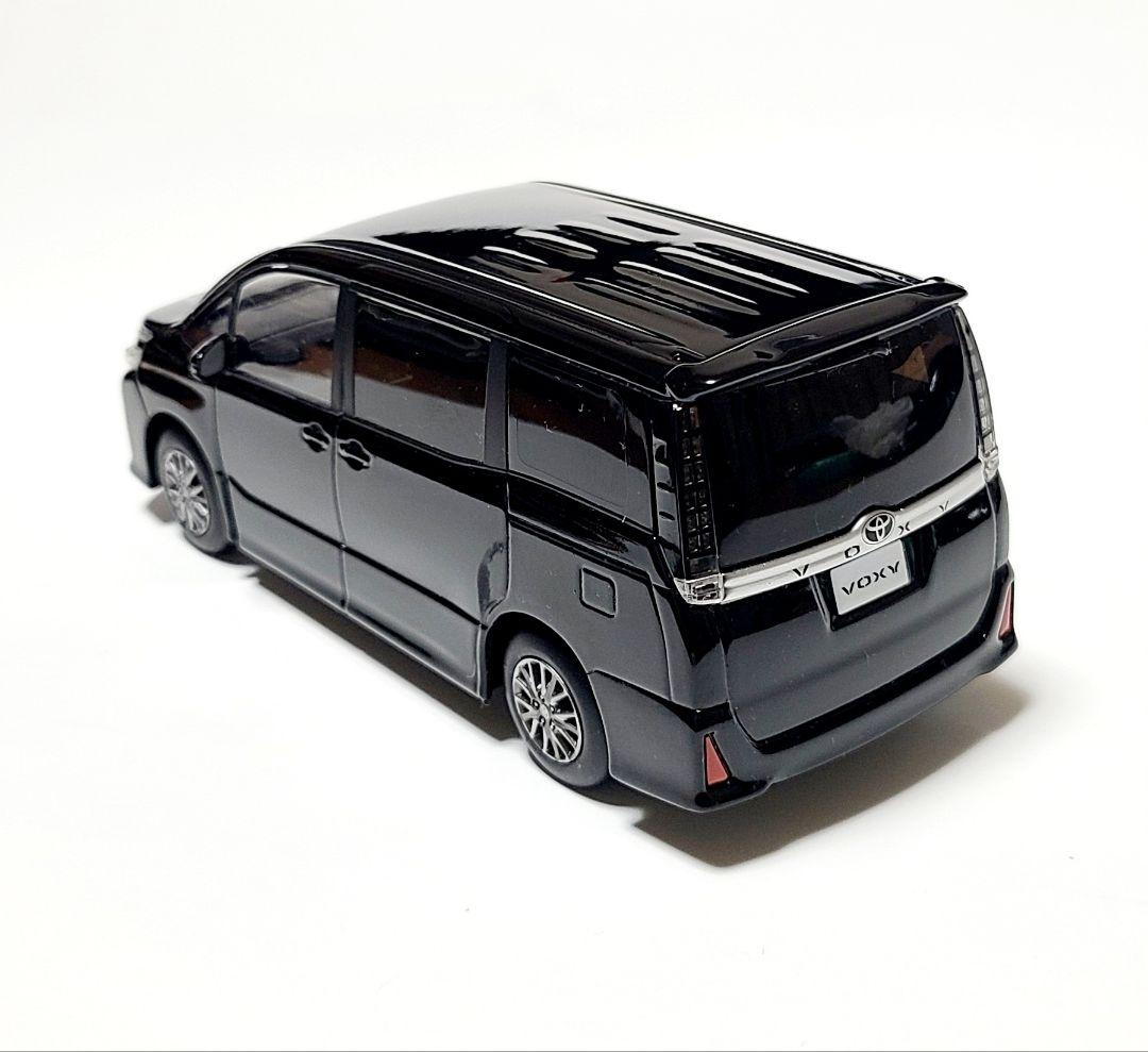 トヨタ 80系 ヴォクシーZS カラーサンプル