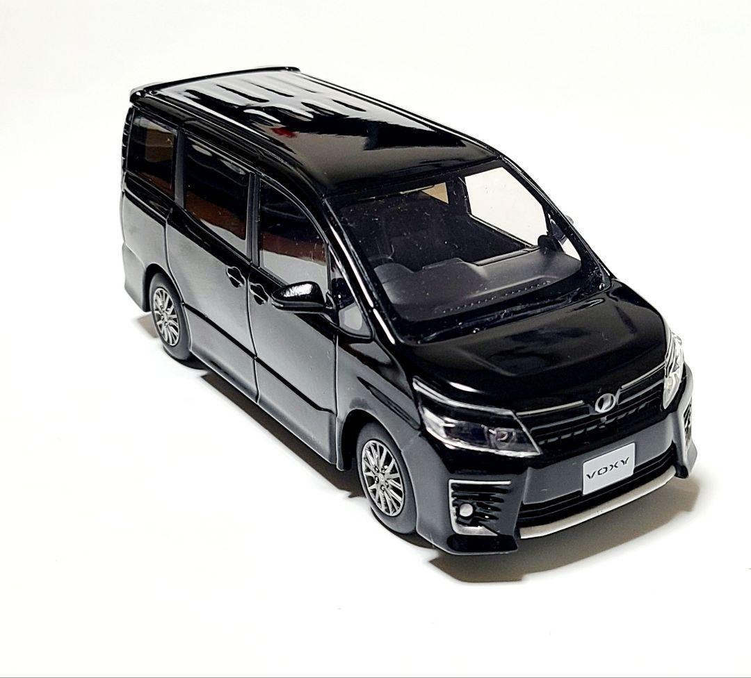 トヨタ 80系 ヴォクシーZS カラーサンプル