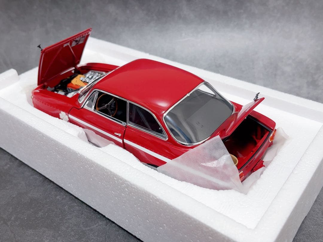 ミニチャンプス 1/18 Alfa Romeo アルファロメオ GTA 1300