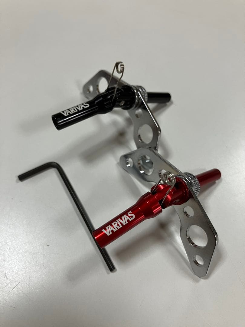 美品　ワカサギ電動リール　VARIVAS 可変ソケット　ブラック.レッド　2本
