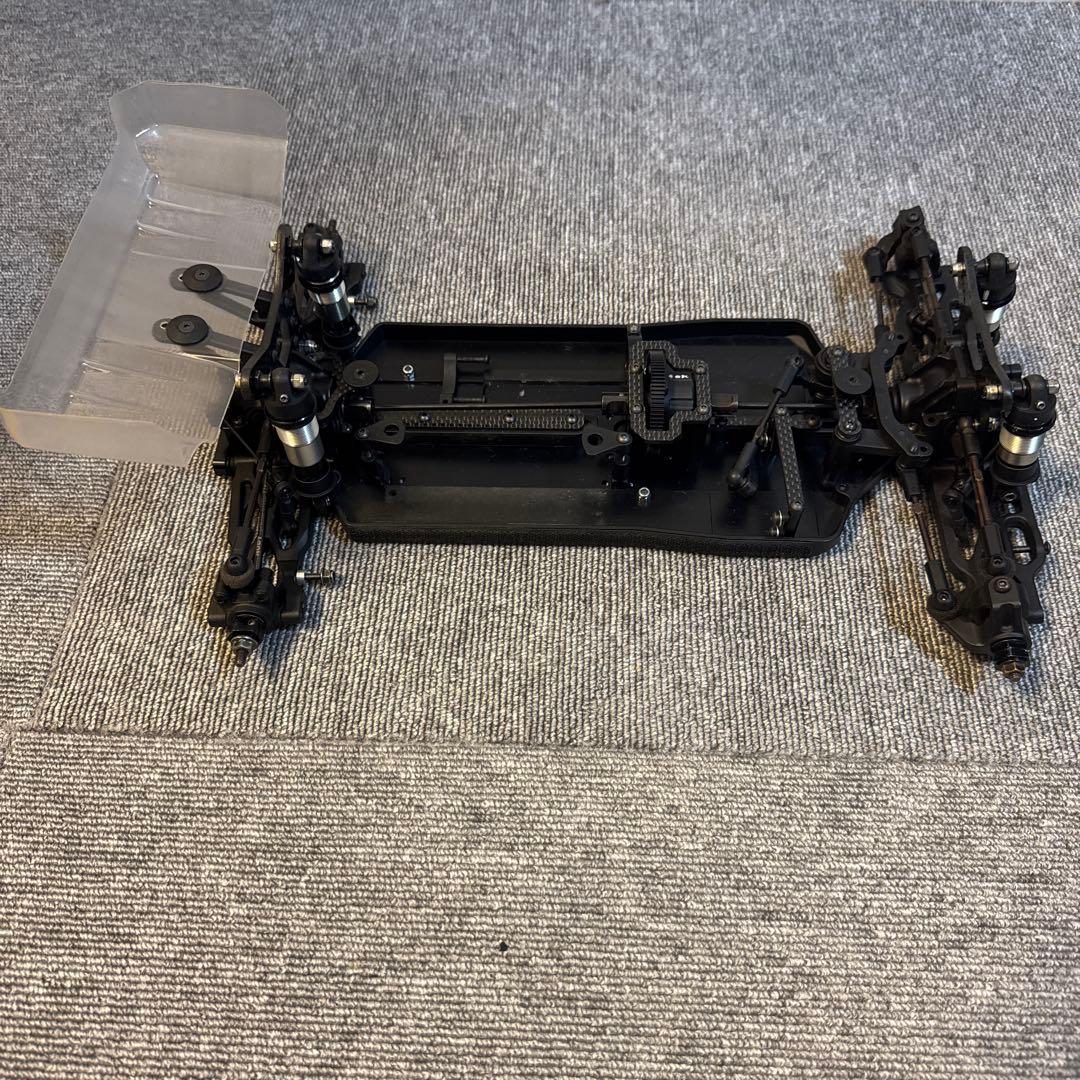 XRAY XB4 2024 ダート仕様　未塗装ボディ付き