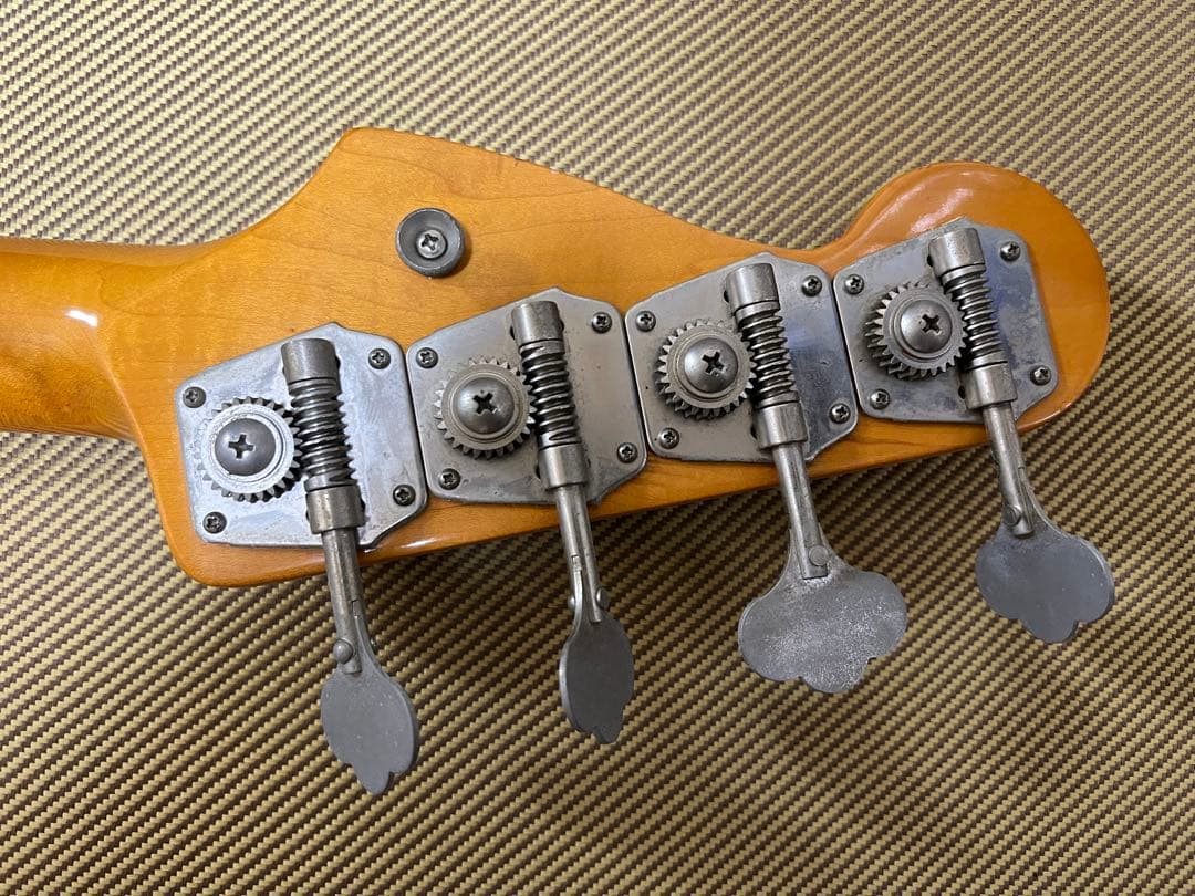 ベース Fender American Vintage Precision Bass