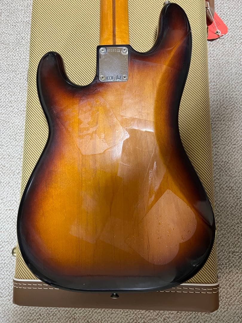 ベース Fender American Vintage Precision Bass