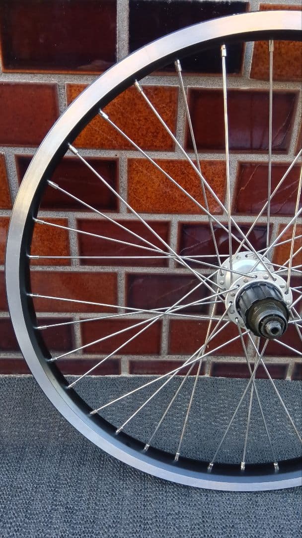 20インチ（406） Capreo 完組ホイルセット