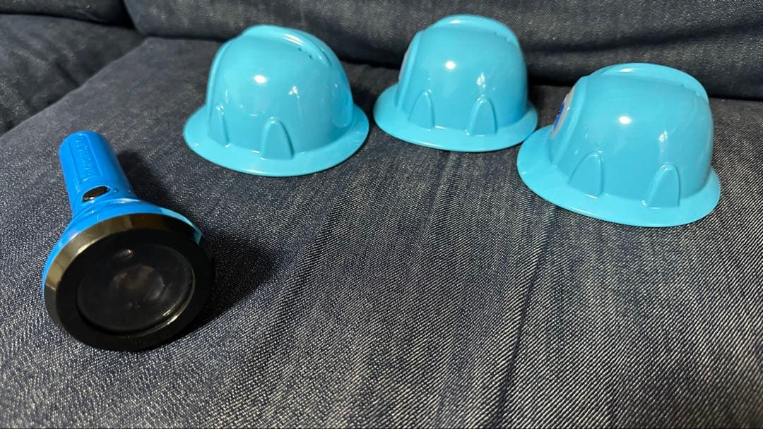 完売品 ディズニー ライド&ゴーシーク モンスターズインク　ライト ヘルメット