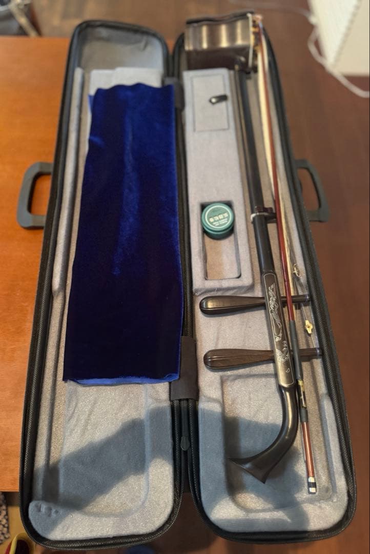 名師堂 黒檀 二胡 弓あり ケース付き 中国弦楽器