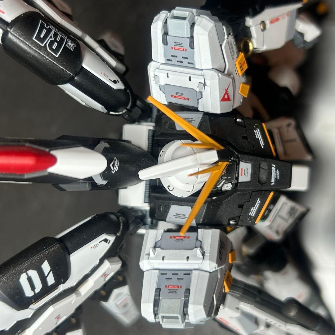 RG hi-νガンダム 塗装済　完成品