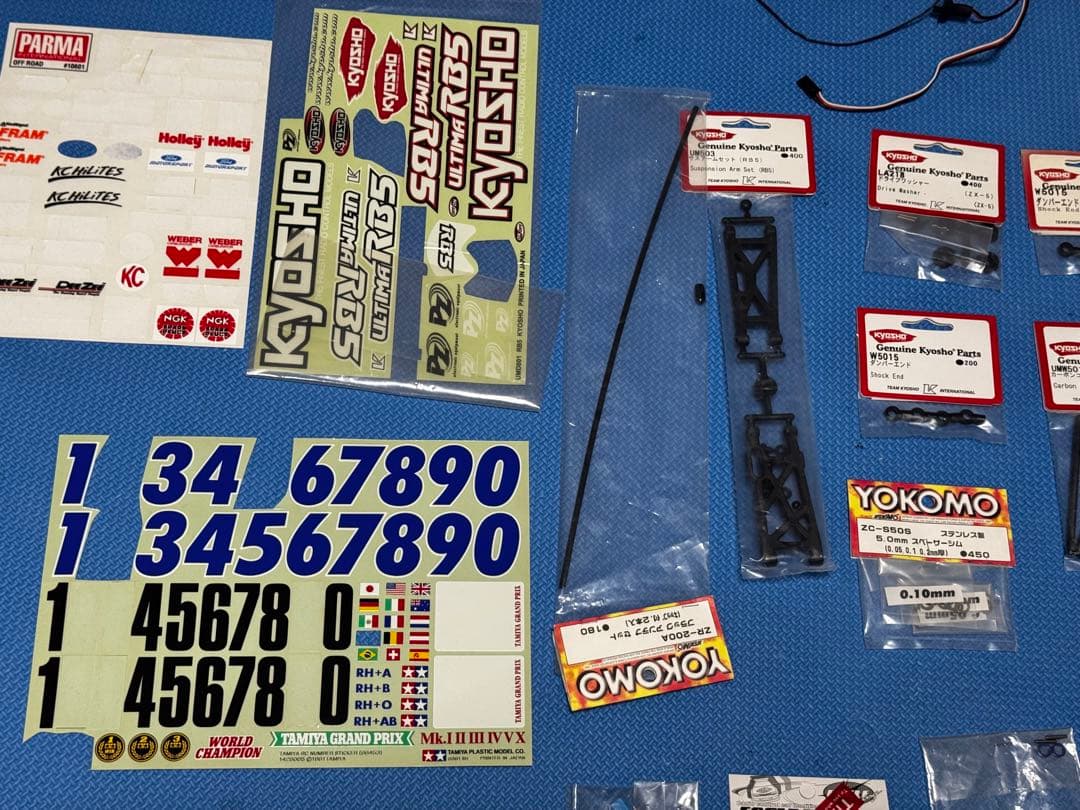 京商　ULTIMA RB5 沢山のオマケ付、ジャンク品扱いで