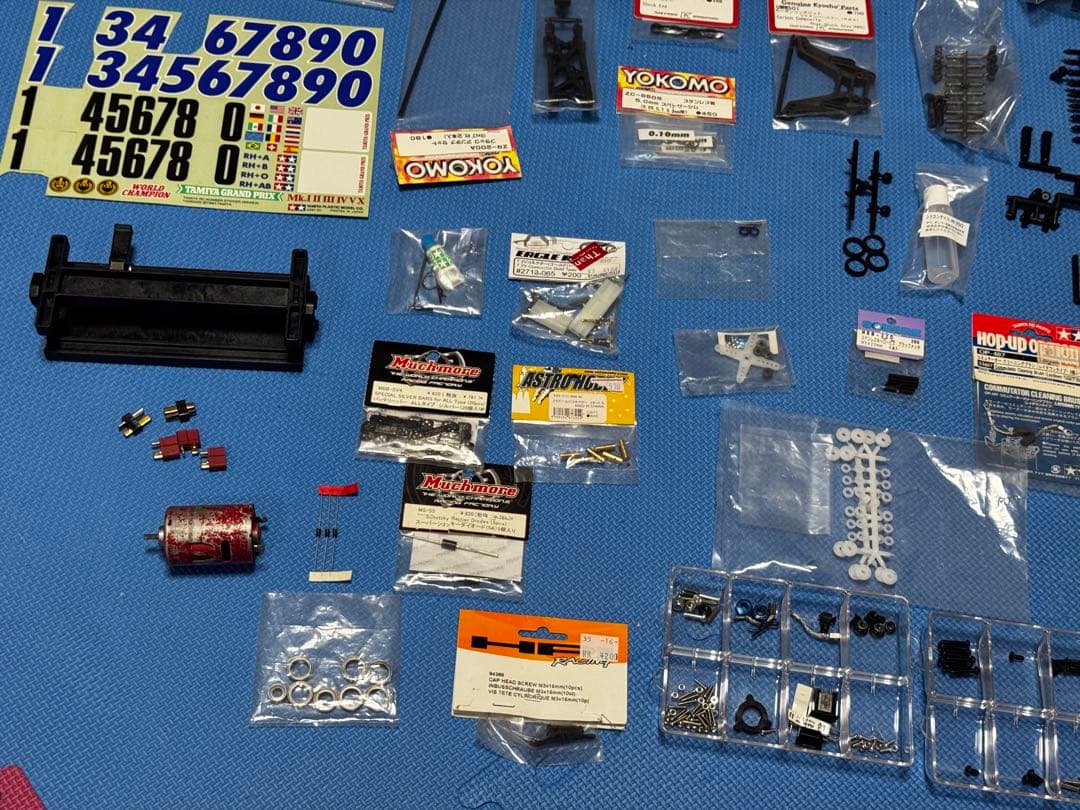 京商　ULTIMA RB5 沢山のオマケ付、ジャンク品扱いで