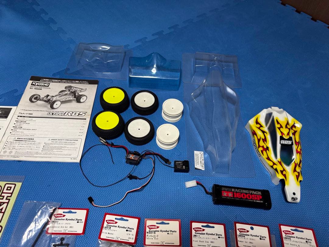 京商　ULTIMA RB5 沢山のオマケ付、ジャンク品扱いで