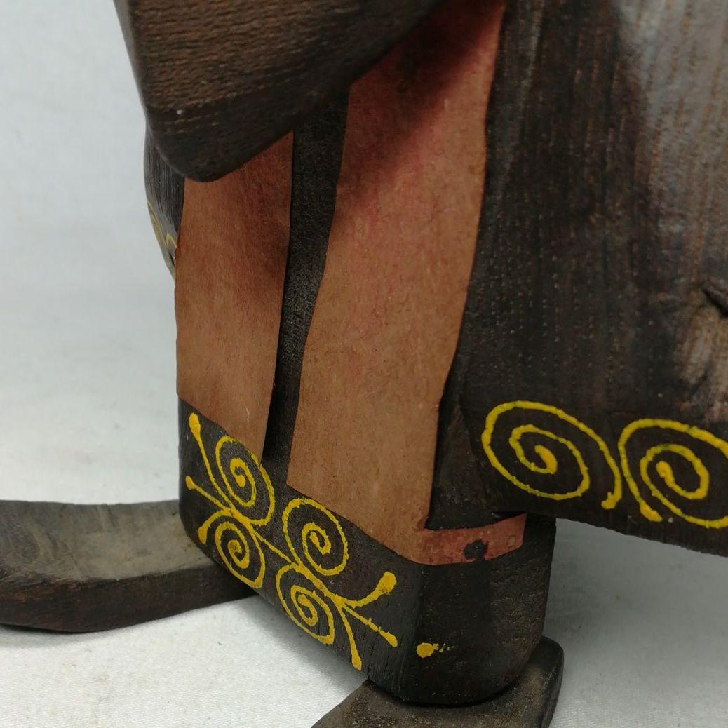 アイヌ彫　木彫　彫刻　民族衣装　ニポポ　コロポックル　コロボックル　人形　置物