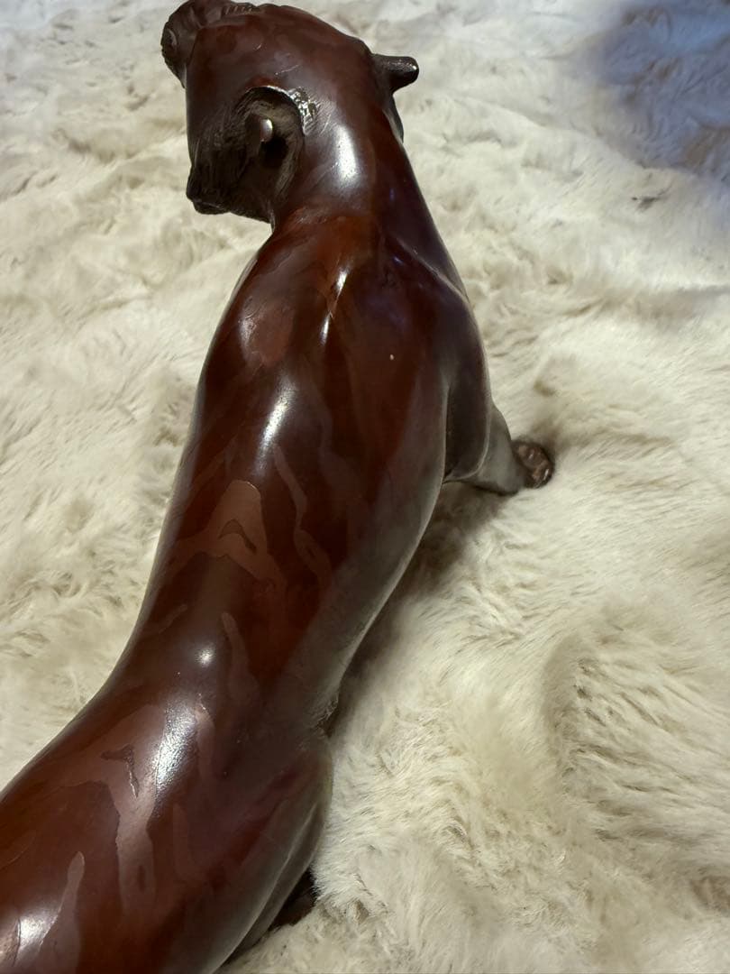 木製虎彫刻 ダークブラウン