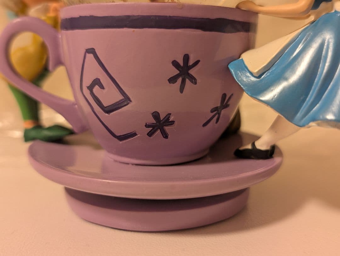 ディズニー ランド Paris 不思議の国のアリス スノードーム