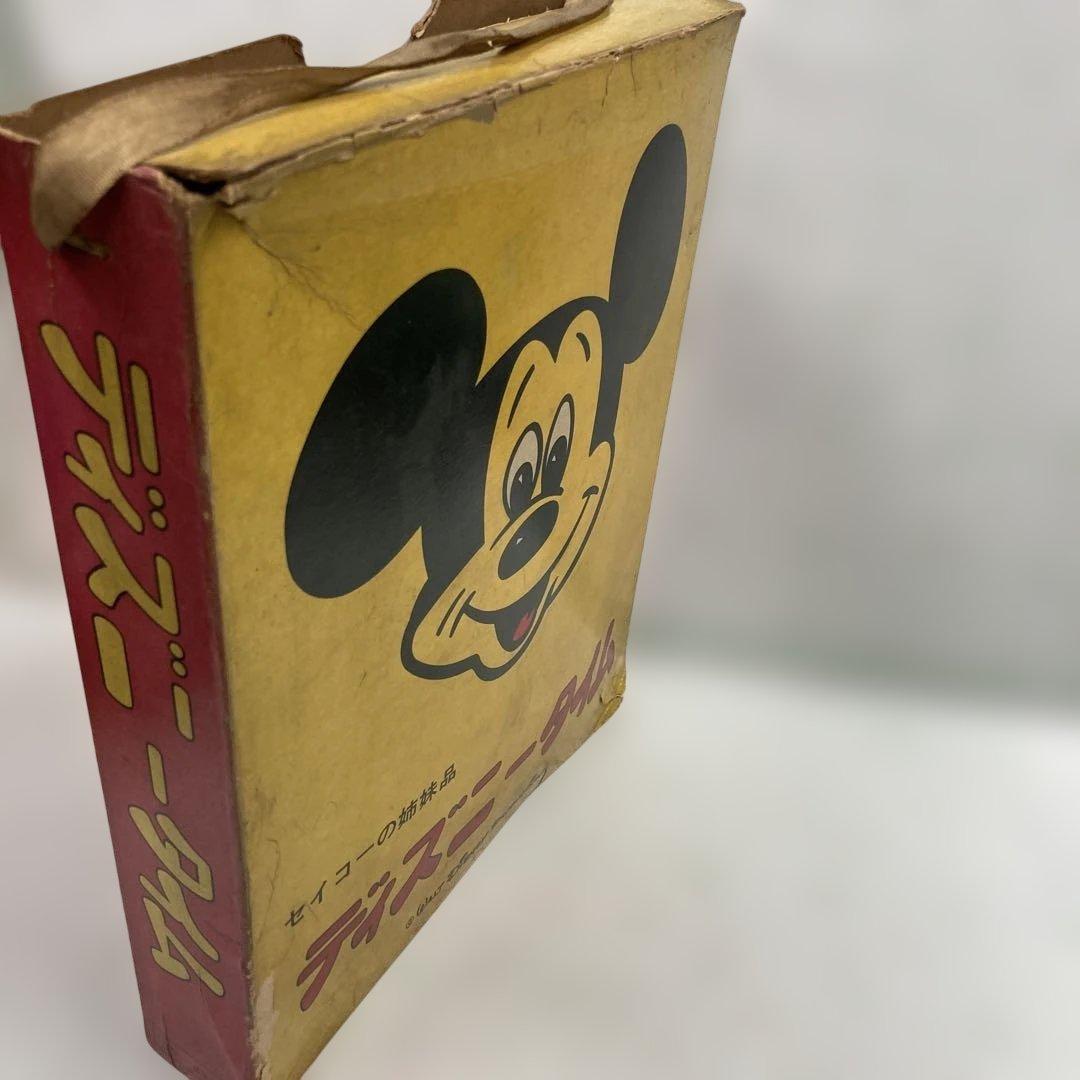 1962年に、精工舎が日本製初SEIKOディズニータイムの子供向けの時計を発売