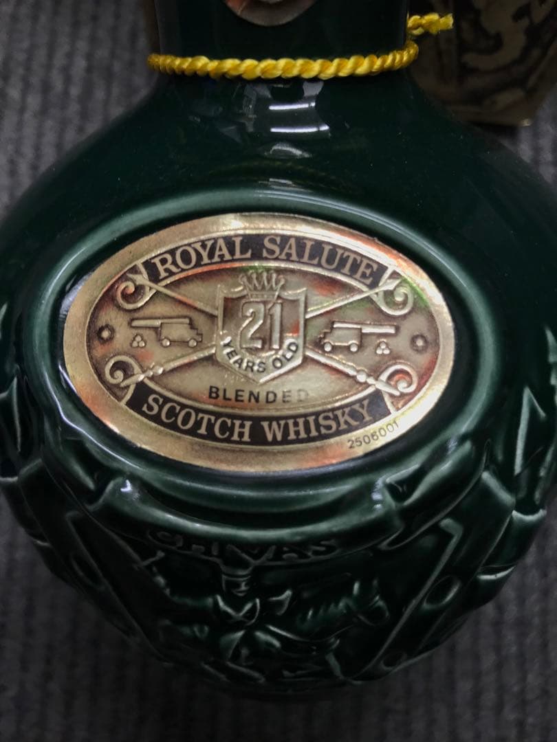 CHIVAS シーバス　 SALUTE ロイヤルサルート　21年