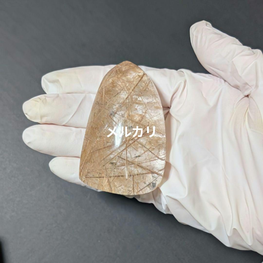 今だけ半額！ルチルクォーツ（ルチルレイテッド）磨き原石 専用台座付き