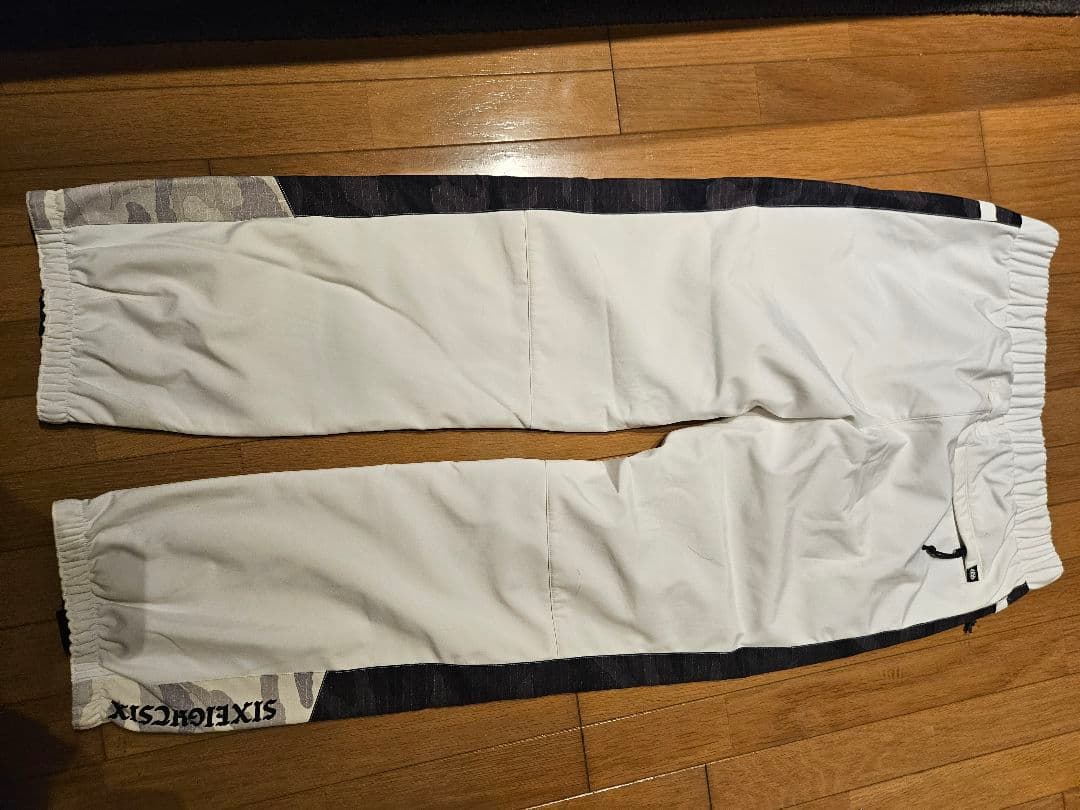 22-23 スノボウェア 686 ホワイトジャケット パンツセット