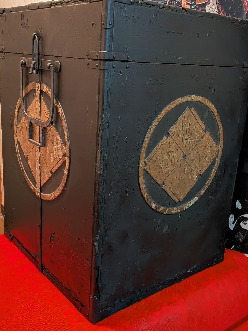 江戸時代前期変形四ツ菱御家紋入り甲冑用鎧櫃リペア扱いジャンク武具本歌難有り当時物