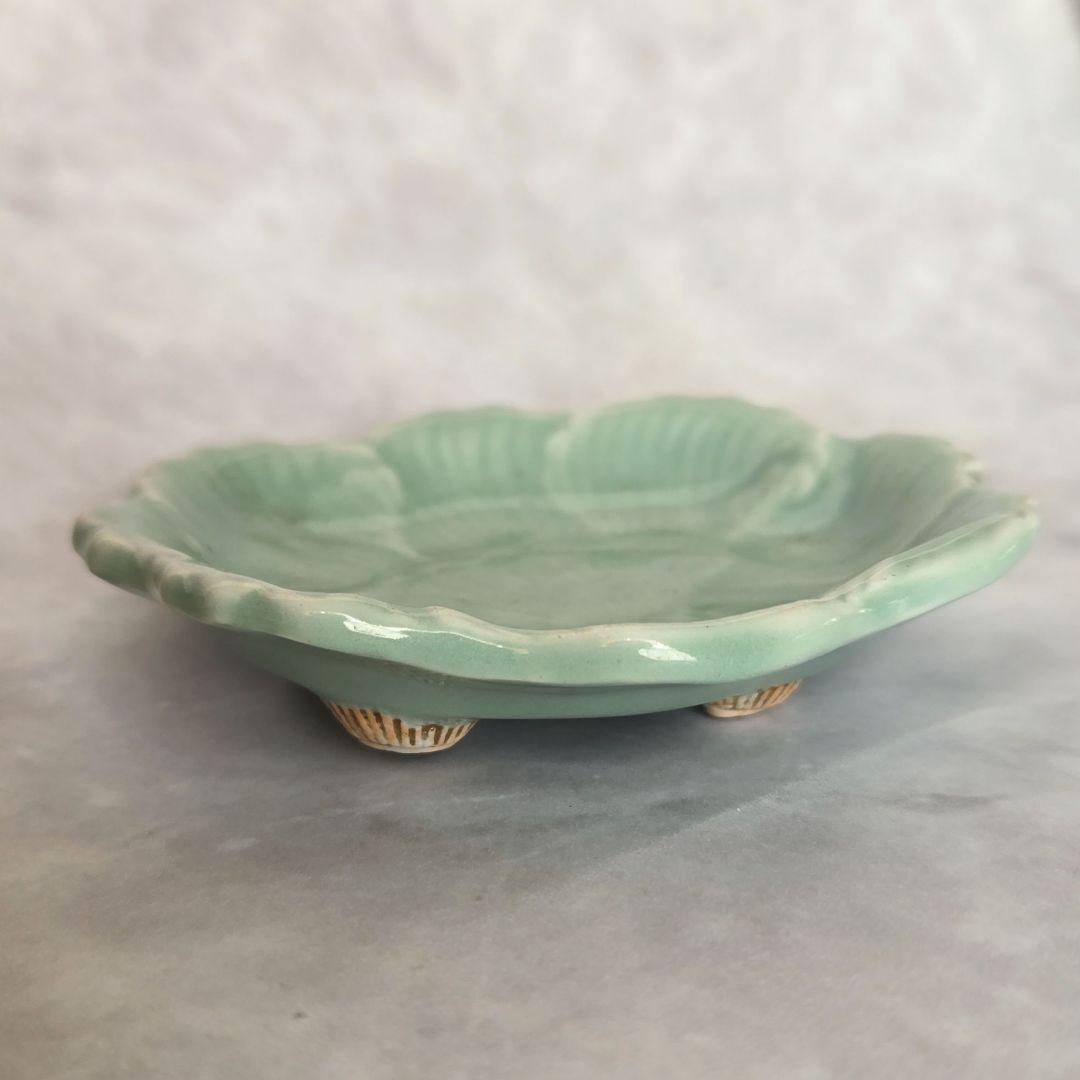 三田青磁　小皿　豆皿　手塩皿　牡丹　骨董　金継ぎ　陽刻　青磁　アンティーク