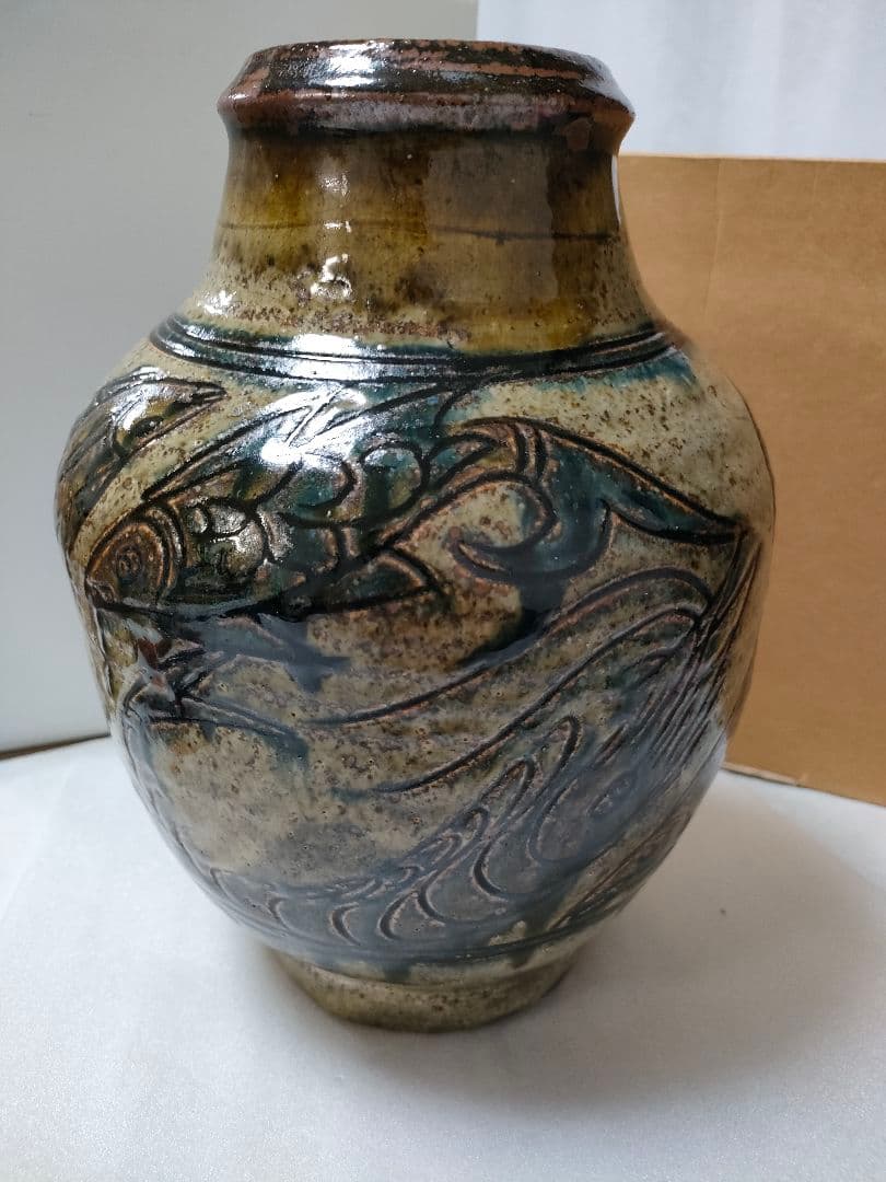 やちむん金城次郎　壺　 魚紋（5）＋海老魚紋（3）計８　希少品　高さ 28cm