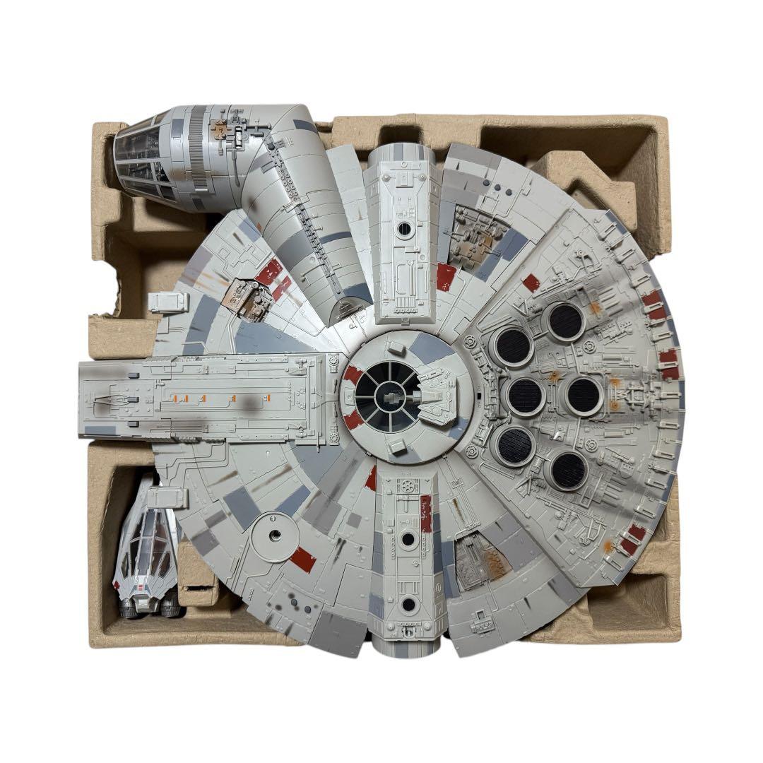 ハズブロ トミーダイレクト アルティメット ミレニアムファルコン フィギュア