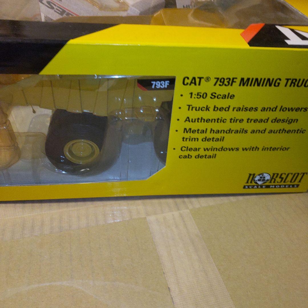 キャタピラー建機 CAT 793F マイニングトラック　1/50