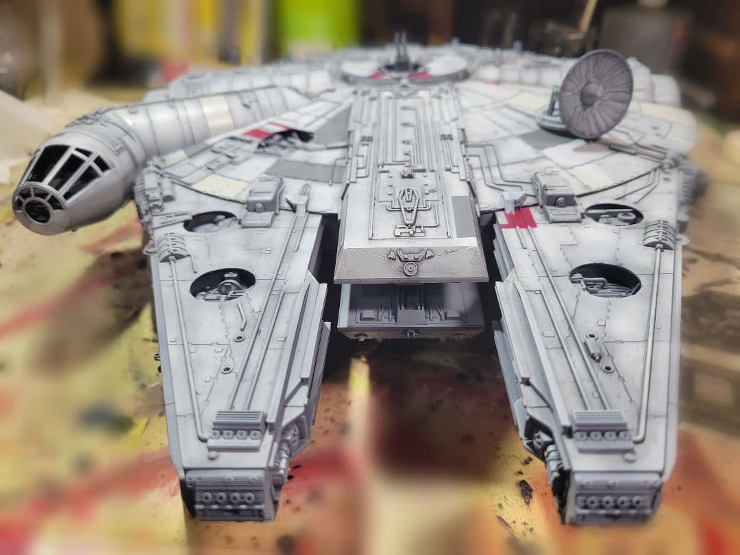 ミレニアム・ファルコン 1/72スケールモデル　完成品