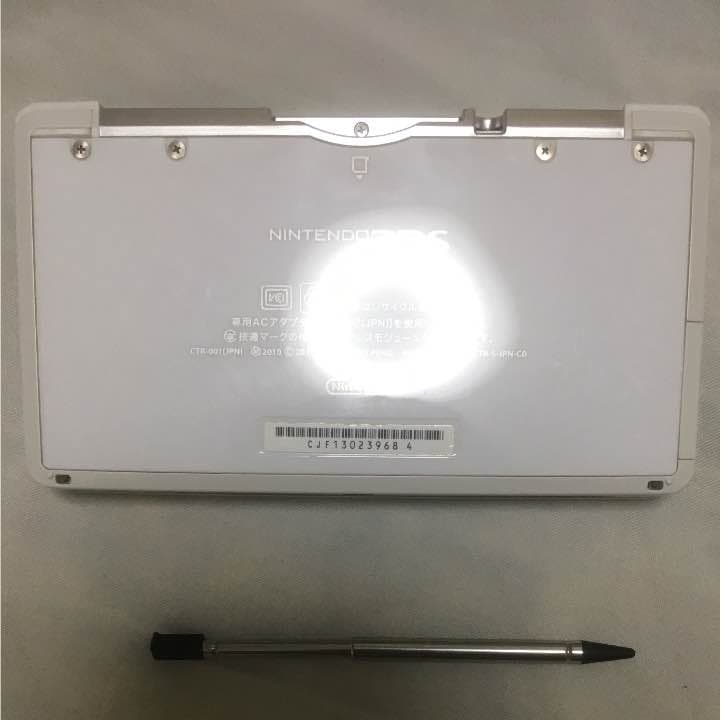 ニンテンドー3DS ホワイト 初期化＆動作確認済み