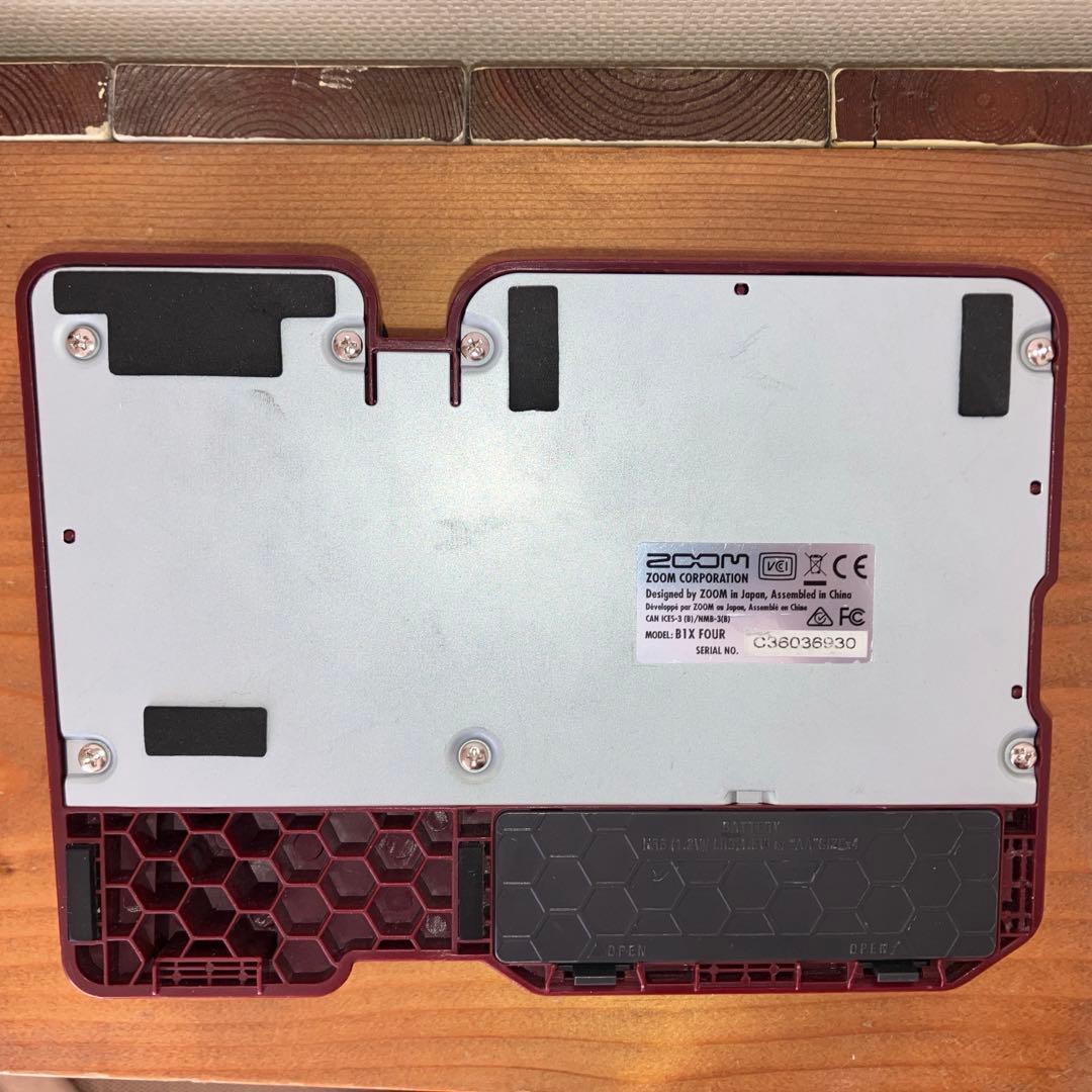 ★美品★ZOOM B1X FOUR ベースエフェクター　箱あり　説明書あり