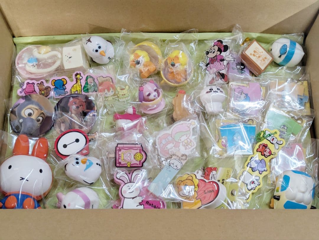 未使用入♪キャラクターグッズ大量まとめ売り サンリオ他 シール遊び