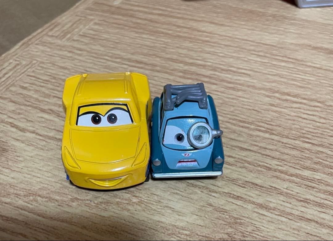 カーズ トミカ たくさんのせよう！大きなマック 廃盤品 トミカ30台➕2台