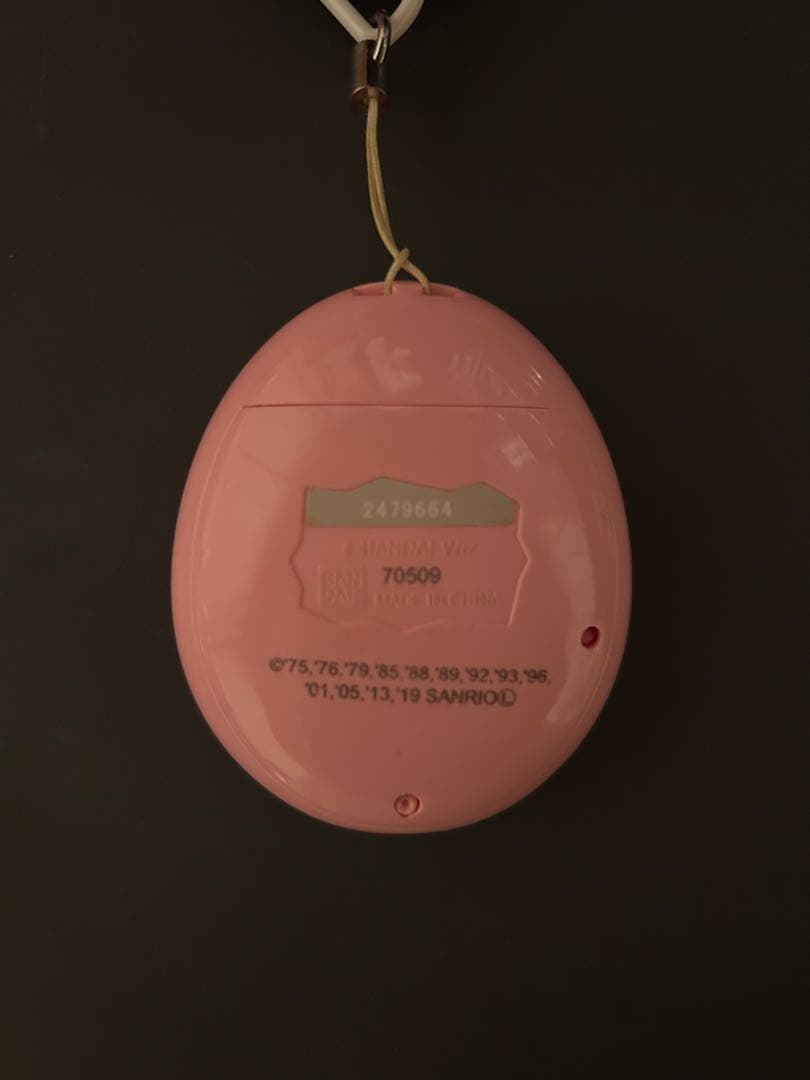 たまごっち♡みーつ　サンリオキャラクターズ　ピンク　ストラップ付き