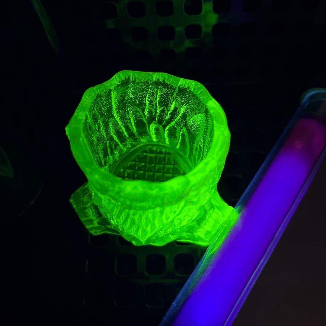 骨董　カナリアイエロー　プレス　梟　フクロウ　文鎮　花瓶　ピック入れ　ウラン