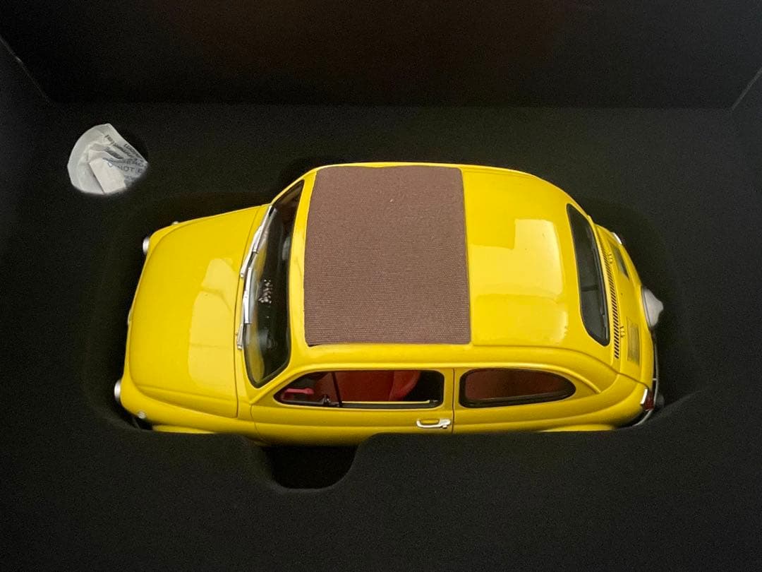 ルパン三世 カリオストロの城 FIAT 500 1/12スケール ミニカー