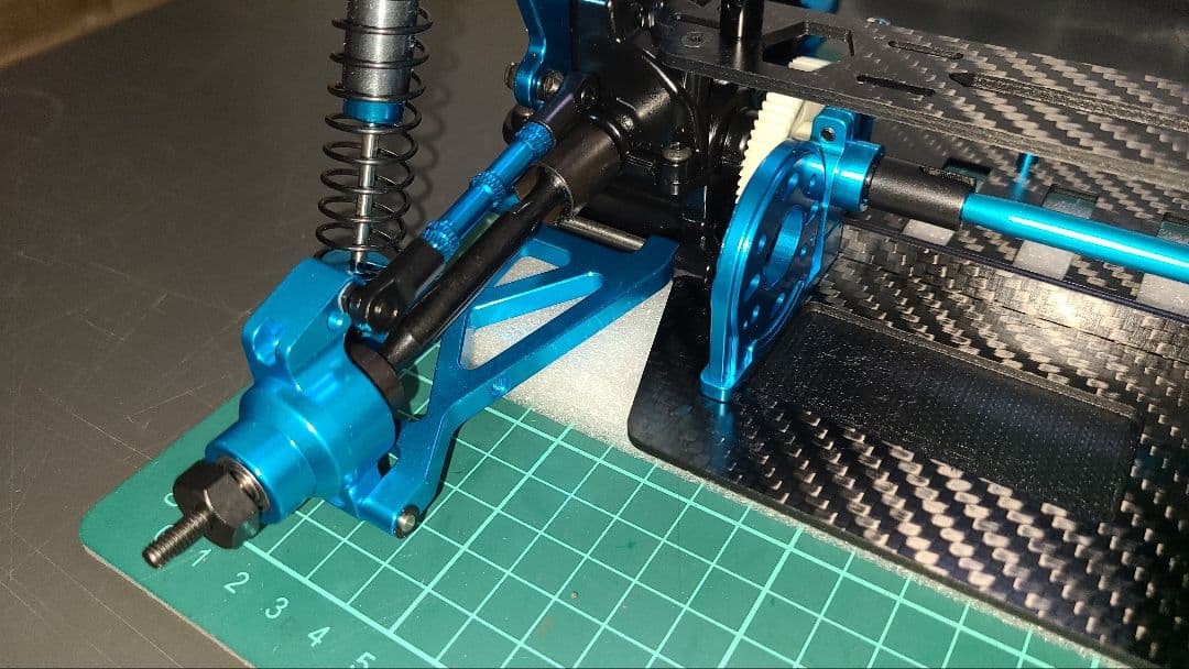 タミヤTT02Bタイプのフルベアリングフルオプション車