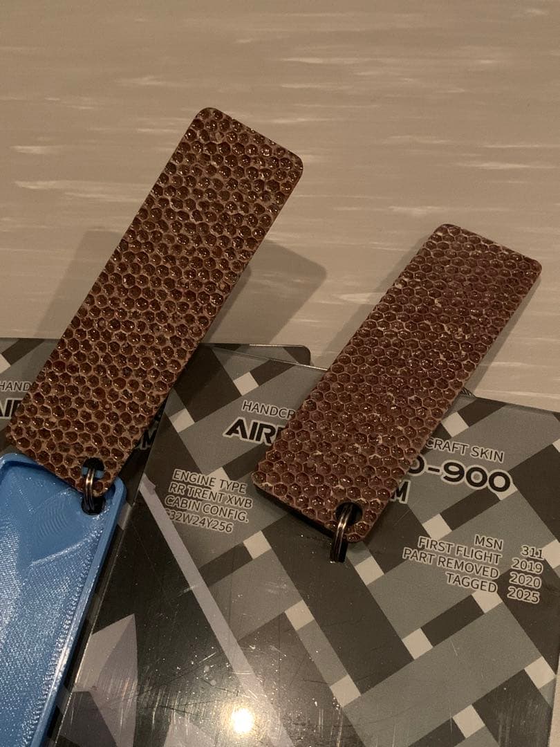 中国国際航空 A350 実機タグ キーホルダー 2枚セット