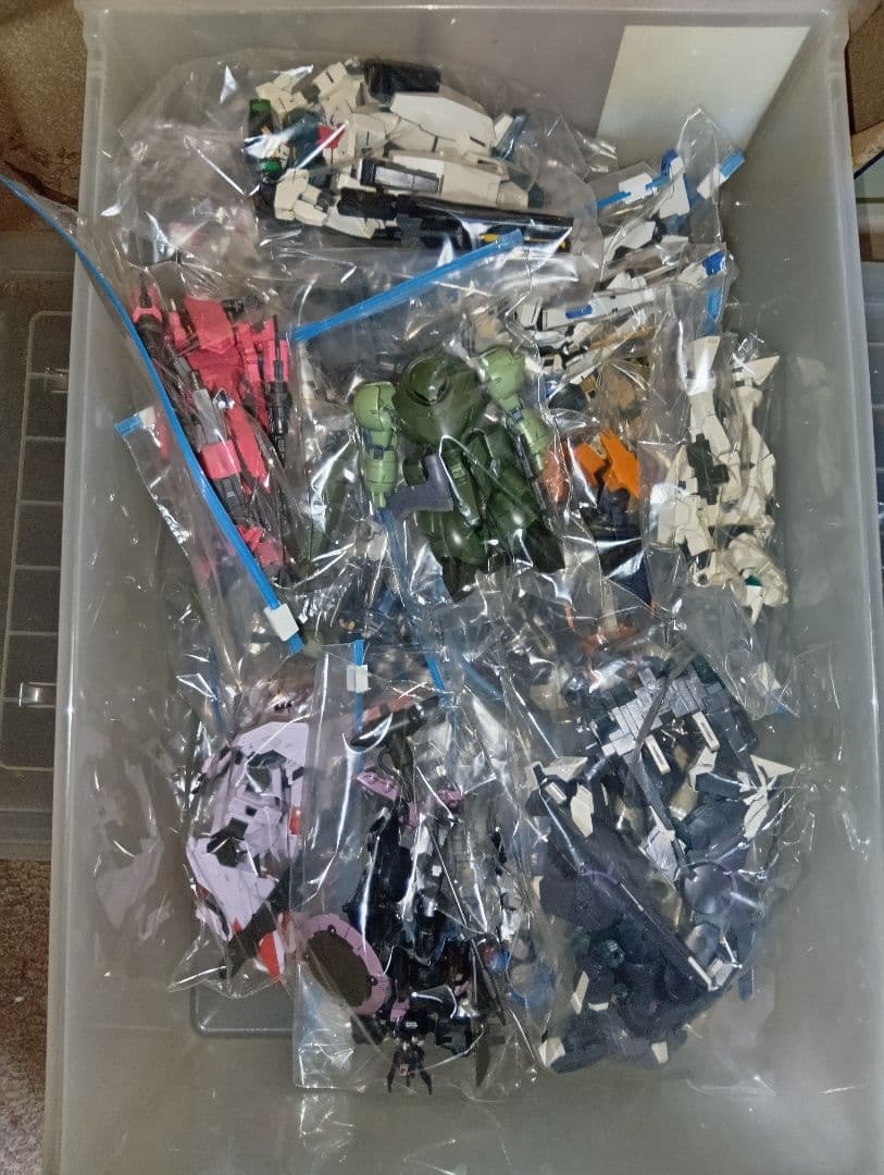 HGガンプラAGE、鉄血、ビルド、ブレイカー他色々完成品ジャンク