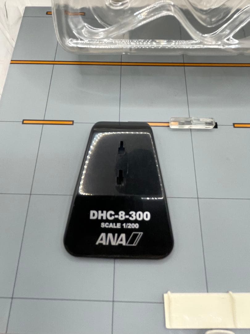 1/200 DHC-8-300 ANA ありがとう、さようなら。Q300