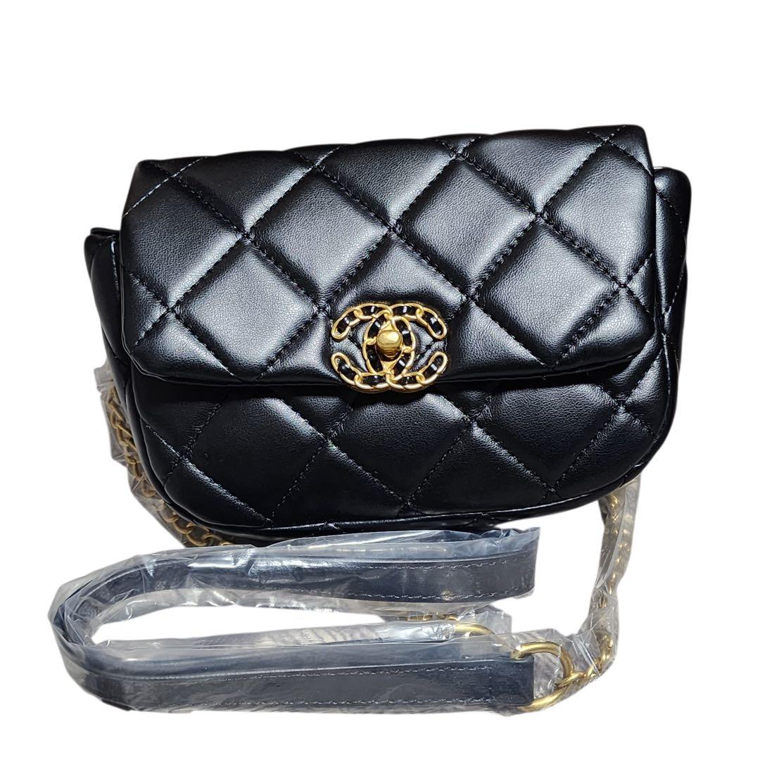 ショルダーバッグミニバッグ ショルダーポーチ キルティング　ゴールドチェーン