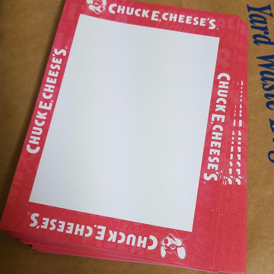 紙ものを詰め合わせた黄色い箱